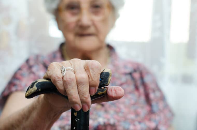 Nieuwe richtlijnen betere signalering financieel misbruik ouderen